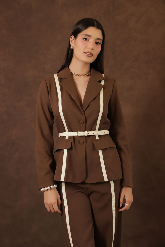 Set Café con Blazer y Pantalón Recto